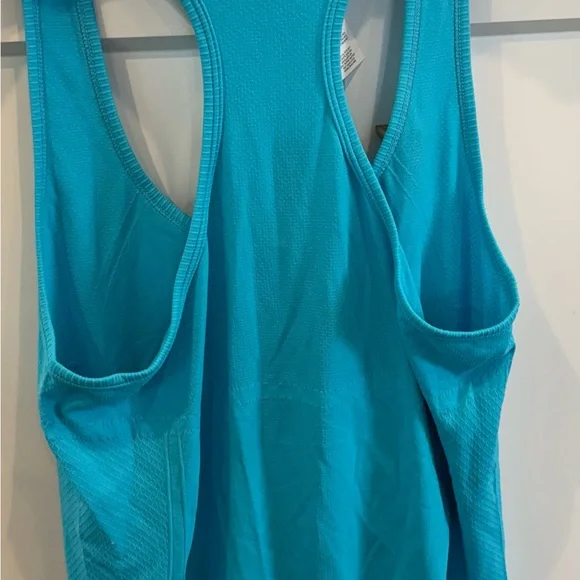 Fabletics Aqua Racerback Tank Top - Picture 4 of 4